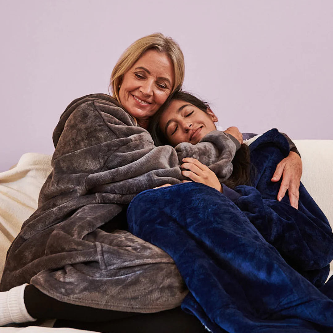 Giant Fleece Hoodie Blanket – Unisex Oversized Pullover for Winter